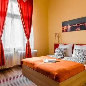 Goodmo House Ungheria